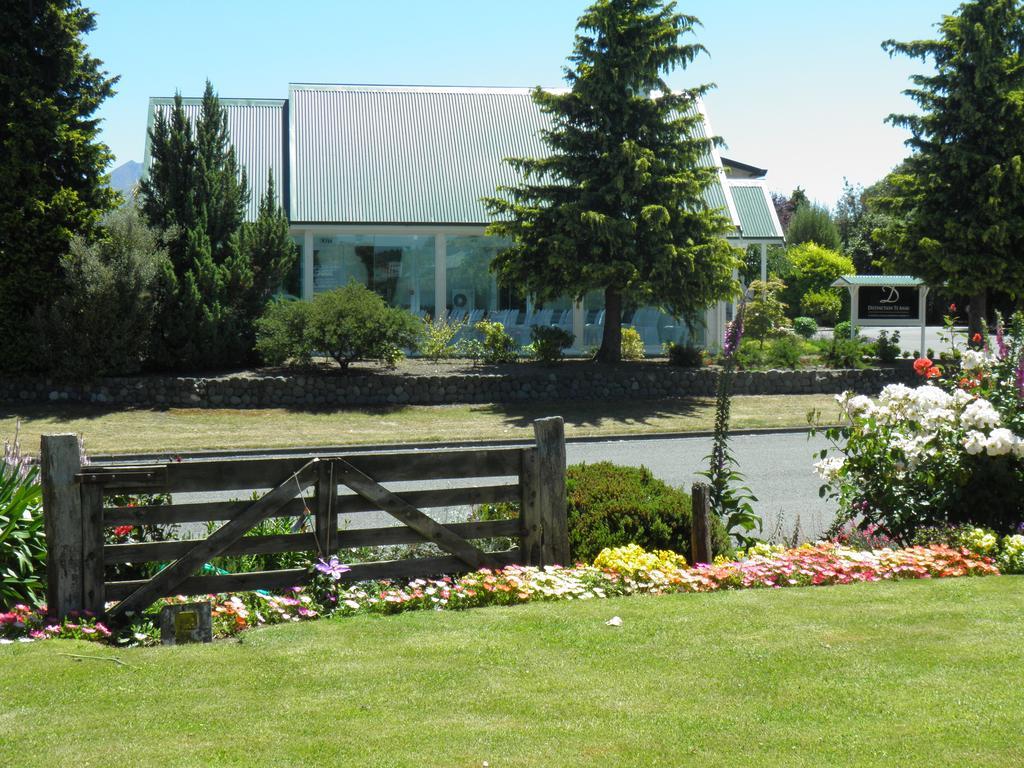 Lakefront Lodge Te Anau Exterior photo