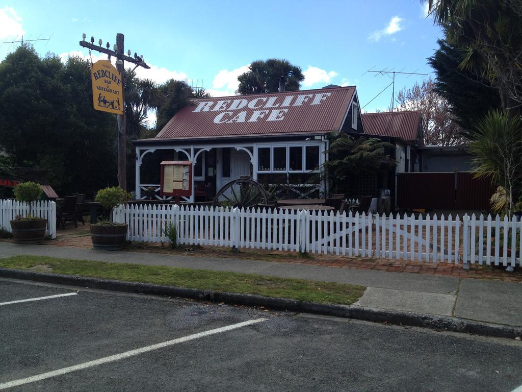 Lakefront Lodge Te Anau Exterior photo