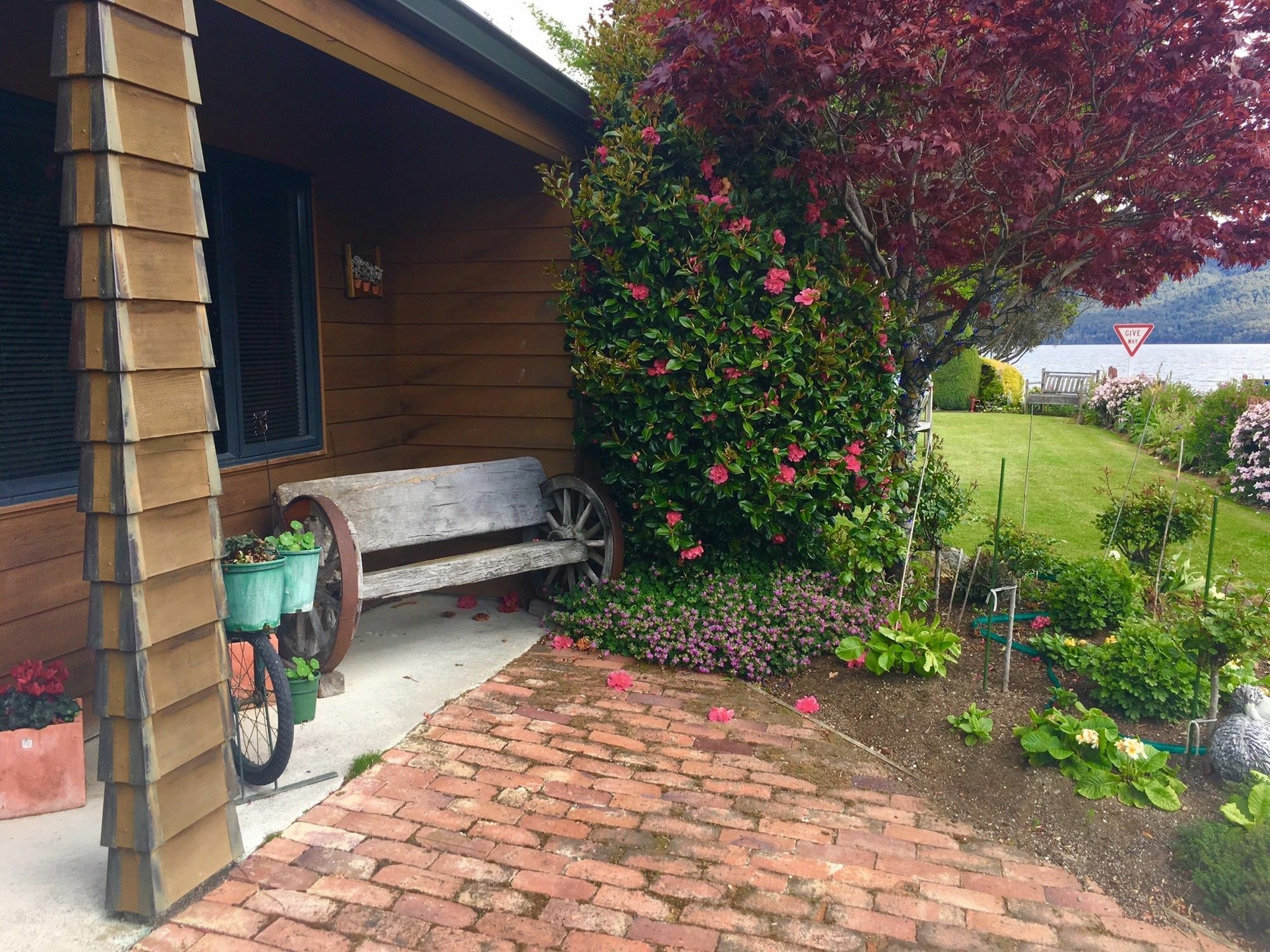 Lakefront Lodge Te Anau Exterior photo